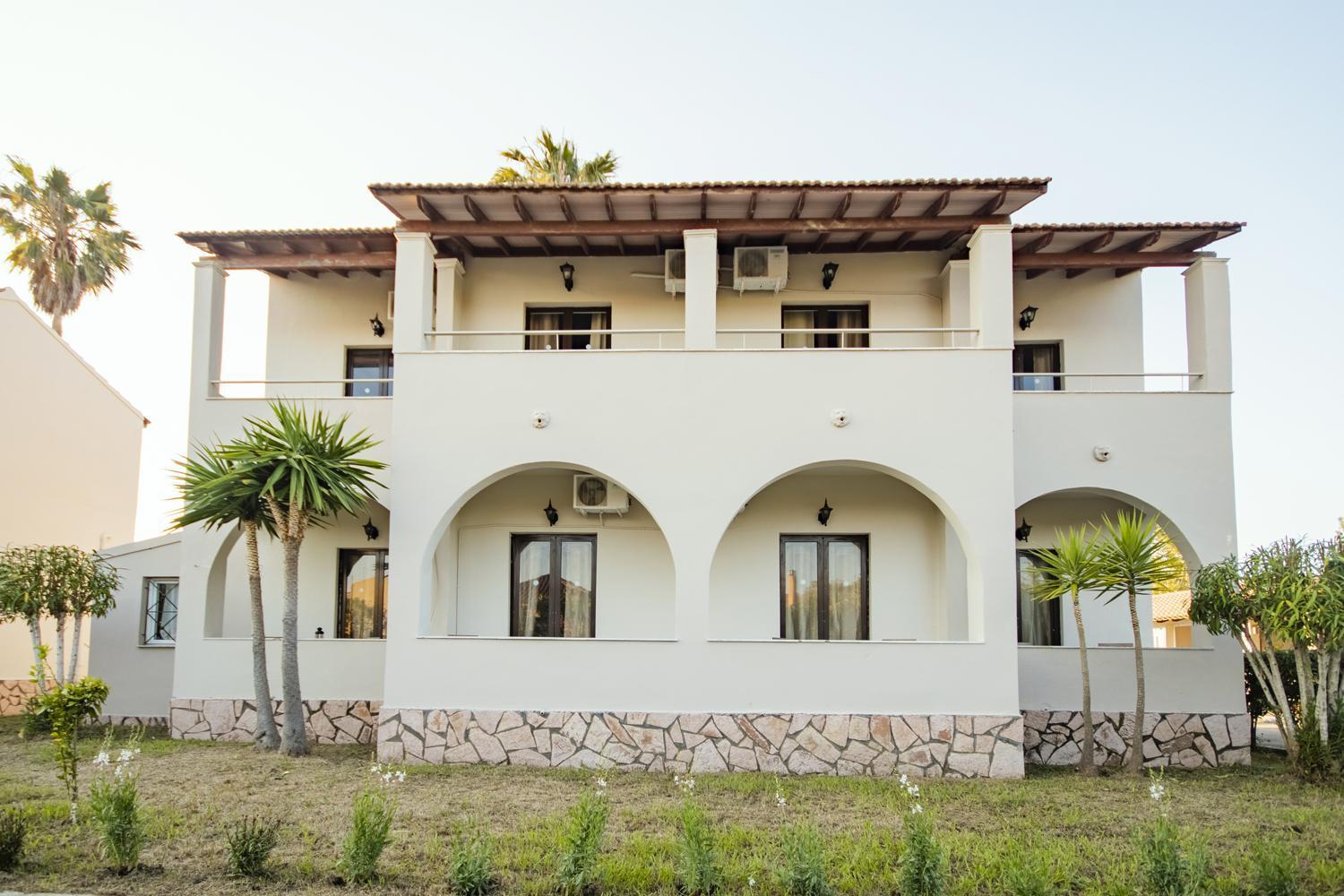 Parakladi Seaside Retreat Apartment Лефкими Екстериор снимка